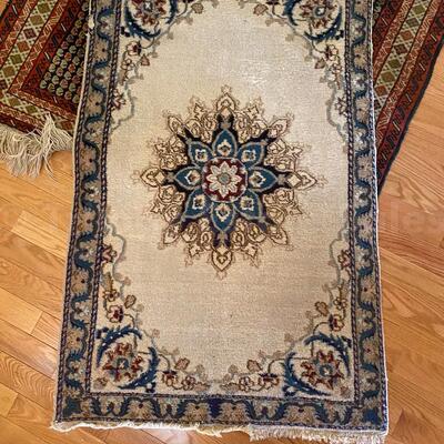 Off white center medallion rug 2