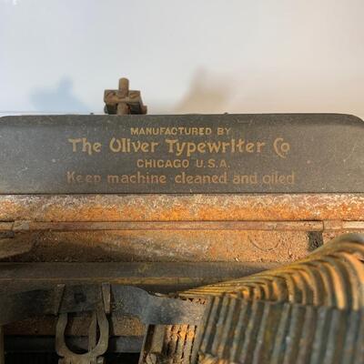 OLIVER OF CHICAGO TYPEWRITER