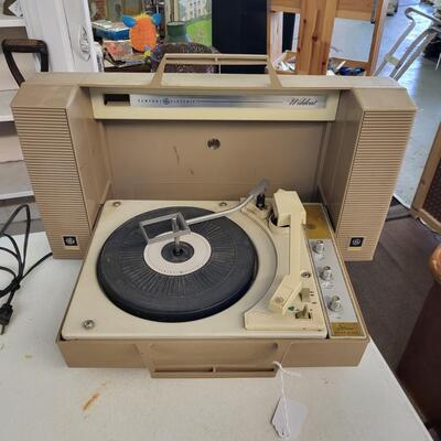 GE SOLID STATE RECORD PLAYER