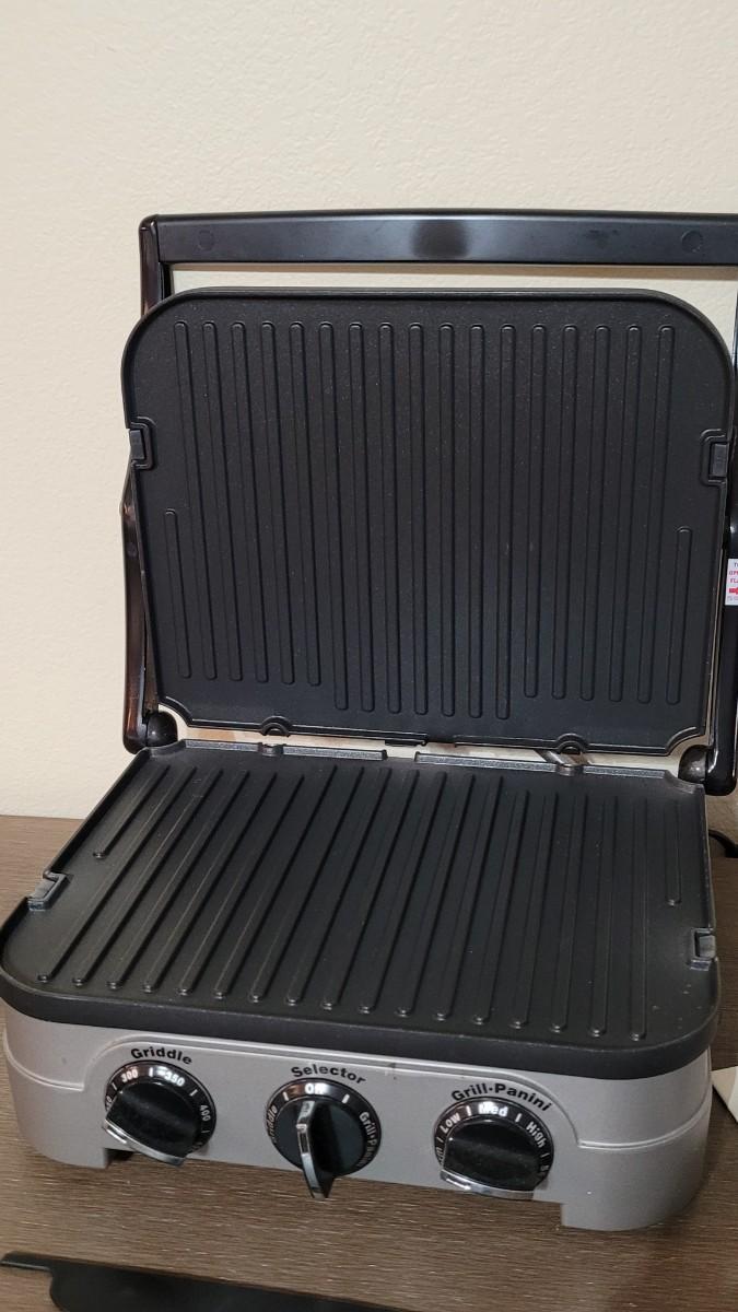 Lot 90 CUISINART Griddler with Manual