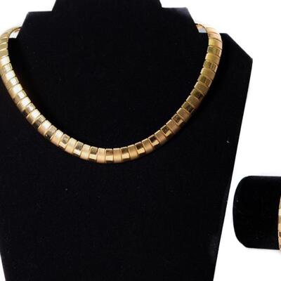 Vintage Gold Tone Jewelry Set