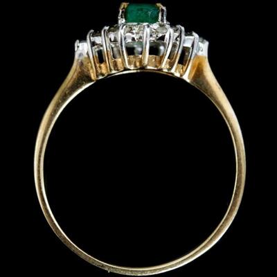 10k Yellow Gold Diamond & Emerald Ring Size 7