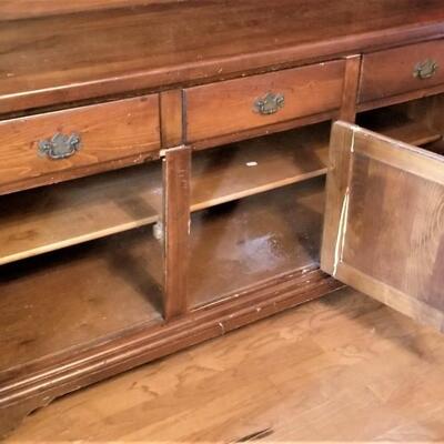 Lot #141  Vintage Pennsylvania House Colonial Style Hutch 1970's