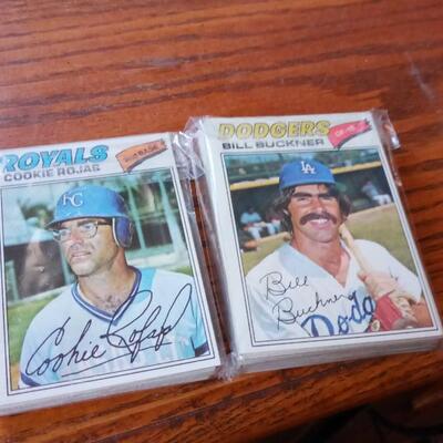 LOT 54  FORTY FIVE 1977 BASEBALL CARDS