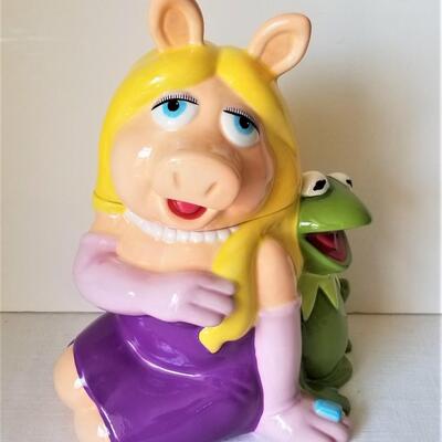 Lot #179  New, never used Miss Piggy/Kermit Cookie Jar