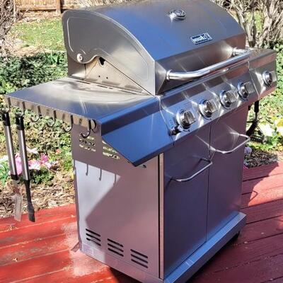 Lot 131: STAINLESS STEEL Nexgrill Outdoor Grill