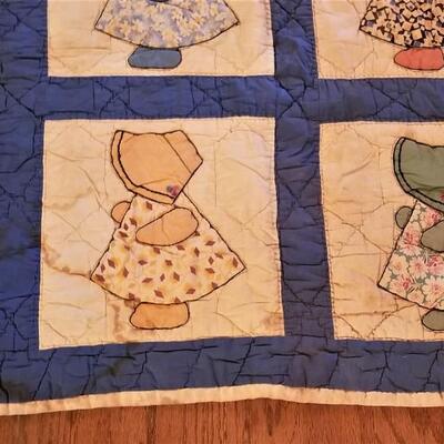 Lot #200  Vintage Sunbonnet Sue Cotton handmade quilt