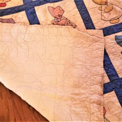 Lot #200  Vintage Sunbonnet Sue Cotton handmade quilt