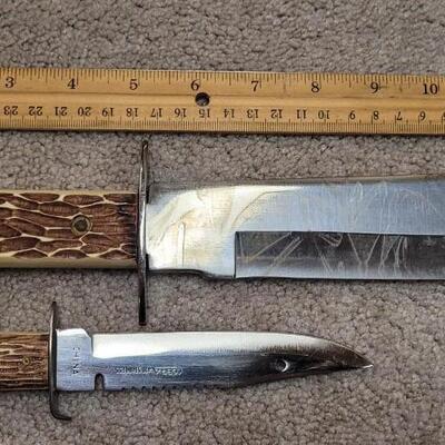 Lot 179: Hunting Knife Combo w/ Soft Carry Case