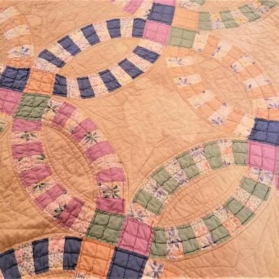 Lot #218  Antique Wedding Ring Quilt - hand sewn