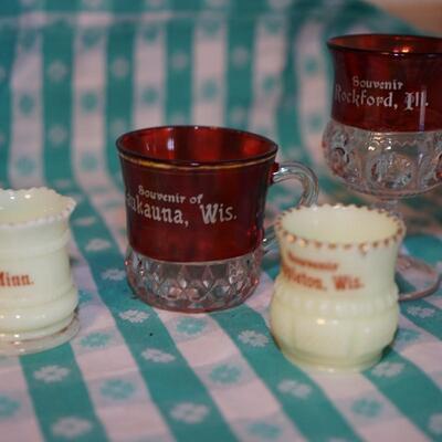 GROUPING OF EARLY 1900'S SOUVENIR WARE IN RUBY AND CUSTARD GLASS.