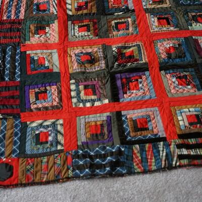ANTIQUE LOG CABIN PATTERN QUILT 5FT BY 5FT. COLORFUL HAND MADE