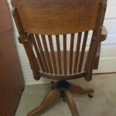 Antique Tiger Oak Banker's Chair on Casters