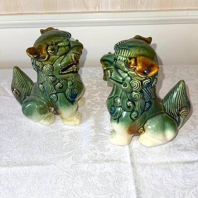 LOT 11  PAIR VINTAGE CERAMIC CHINESE STYLE FOO DOGS 8