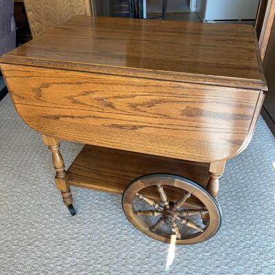 LOT 8  OAK REPRODUCTION ENGLISH TEA CART DROP LEAF SIDES REMOVABLE TRAY