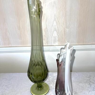 LOT 25  PAIR VINTAGE VIKING STRETCH GLASS VASES 16