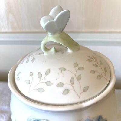 LOT 13  LENOX BUTTERFLY MEADOW PORCELAIN COVERED JAR ARTIST LOUIS LE LUYER 9" TALL