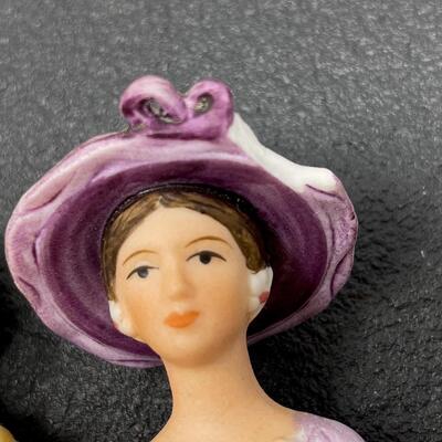 THIMBLE BUNDLE #17 - 1980S AVON LADY BISQUE BUST