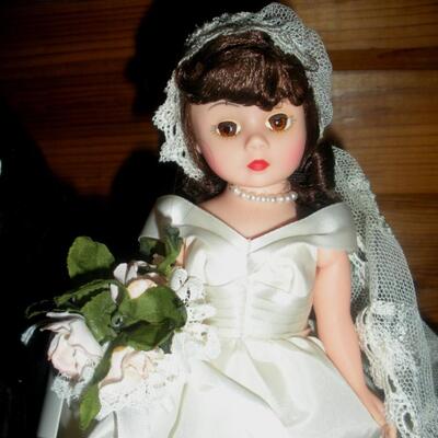 1996 Ltd. Edition Madame Alexander John and Jackie Kennedy Wedding dolls.  Made one year.  Rare!