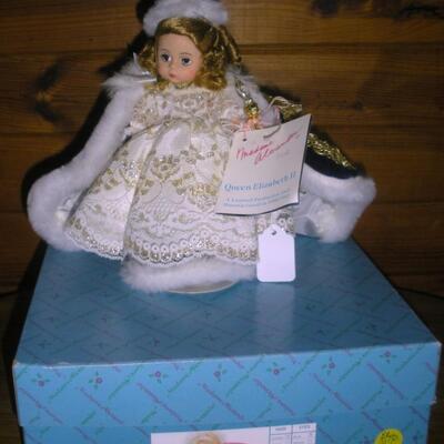 1992 Ltd. Production 8" Queen Elizabeth II Coronation Doll