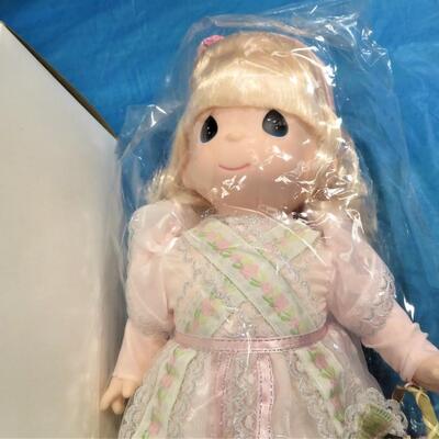 Janelle Precious Moments DOLLS Vintage H26807 NEW IN BOX