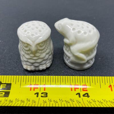 THIMBLE BUNDLE #30 - CERAMIC OWL & FROG