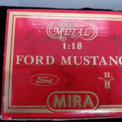 LOT 3W  DIE CAST FORD MUSTANG COLLECTABLE SCALED MODEL