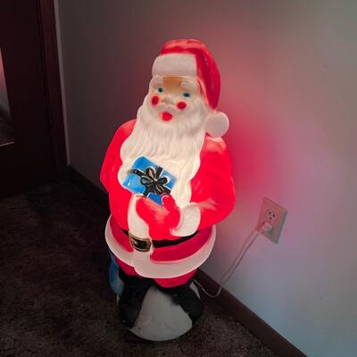 EMPIRE PLASTICS CORP ~ Vintage Light-Up Santa Claus