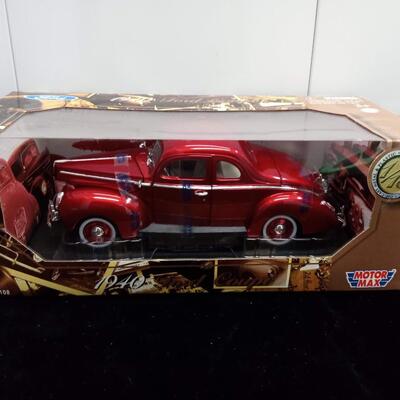 LOT 9W  DIE CAST 1940 FORD COUPE SCALED MODEL