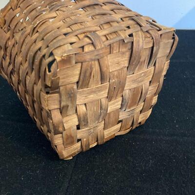 Vintage Egg Basket ... Round Gathering/Market Basket ... Woven Splint Wood with Bentwood Handle Primitive 7â€w x 9â€h