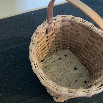 Vintage Egg Basket ... Round Gathering/Market Basket ... Woven Splint Wood with Bentwood Handle Primitive 7â€w x 9â€h