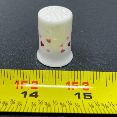 MINNIE MOUSE W/ HEARTS THIMBLE