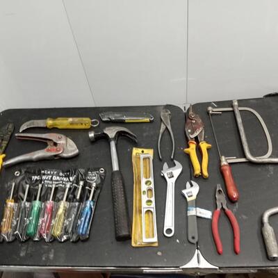 LOT 52W  VARIETY OF HAND TOOLS