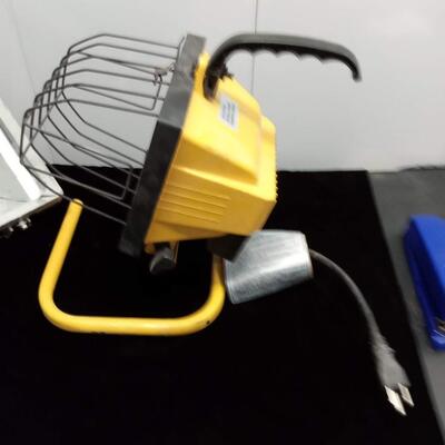 LOT 62W  WORK LIGHT, WIRED EXTERIOR LIGHT AND POWER INVERTER