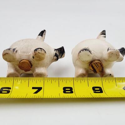 VINTAGE CUTE PIGGY PEPPER SHAKERS