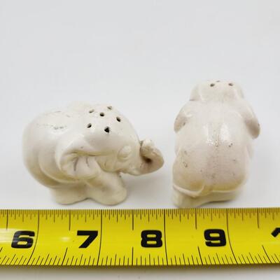 VINTAGE CUTE ELEPHANT SALT & PEPPER SHAKERS
