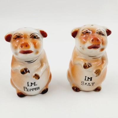 VINTAGE PIGS SALT & PEPPER SHAKERS