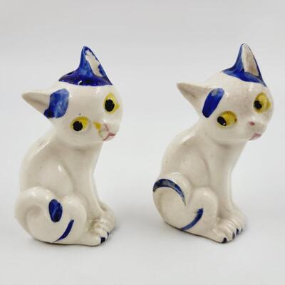 VINTAGE BLUE & WHITE KITTY SALT & PEPPER SHAKERS