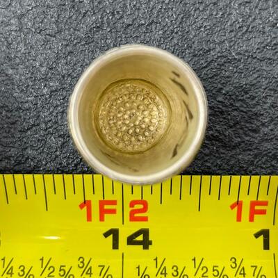 ANTIQUE STERLING SILVER THIMBLE W/ INTRICATE DETAIL