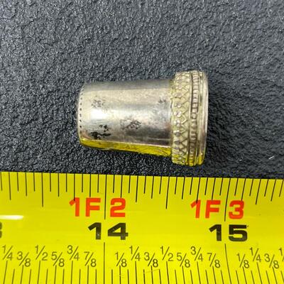 ANTIQUE STERLING SILVER THIMBLE W/ INTRICATE DETAIL