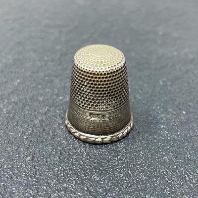 VINTAGE 800 SILVER THIMBLE