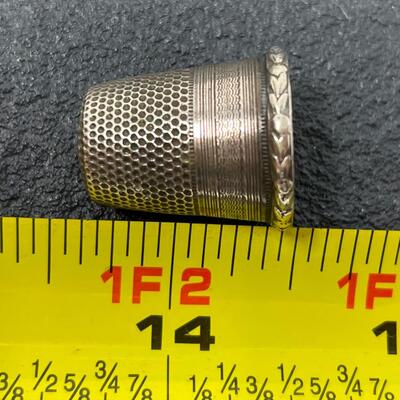 VINTAGE 800 SILVER THIMBLE