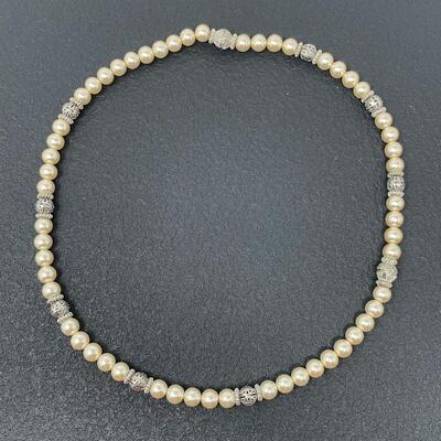 PEARL-LIKE NECKLACE W/ SILVER DETAIL