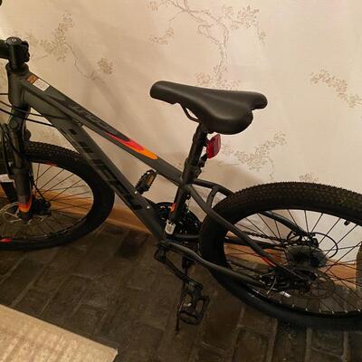 Huffy Scout 24â€ mountain pro bike 21 speed