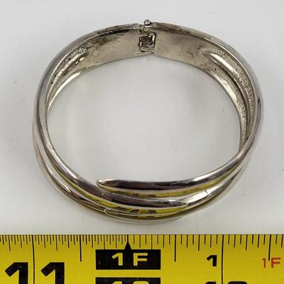 VINTAGE HINGED SILVER TONED BRACELET