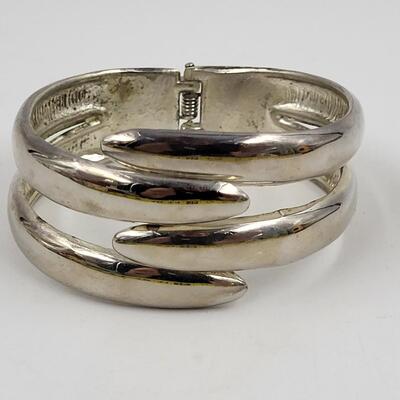 VINTAGE HINGED SILVER TONED BRACELET