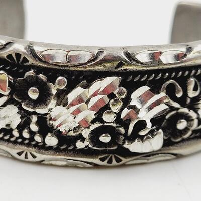 BEAUTIFUL METAL CARVED DETAILED BRACELET