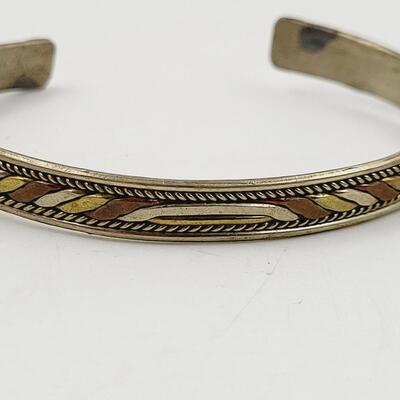 BEAUTIFUL MULTI TONED DECORATIVE METAL BRACELET