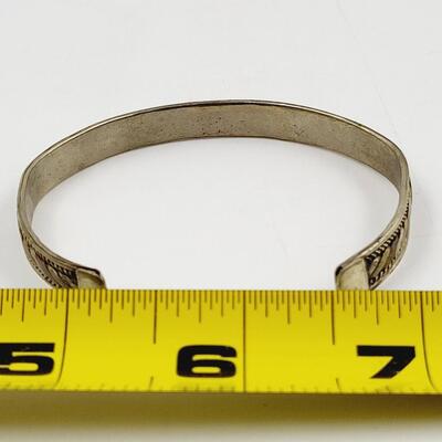BEAUTIFUL MULTI TONED DECORATIVE METAL BRACELET