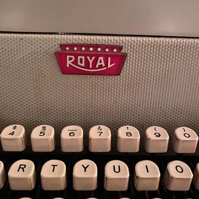 Vintage manual Royal typewriter